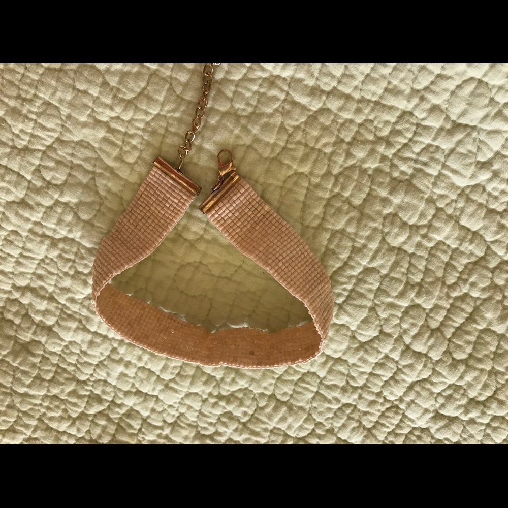 Choker necklace
